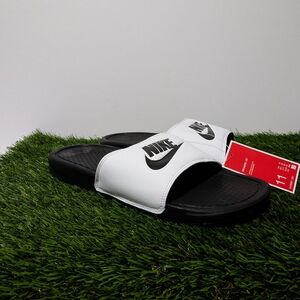 Nike Benassi JDI Slides
